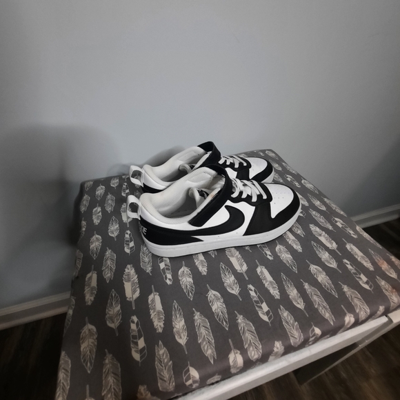Nike Kids Black and White Panda Sneakers - Picture 2 of 5